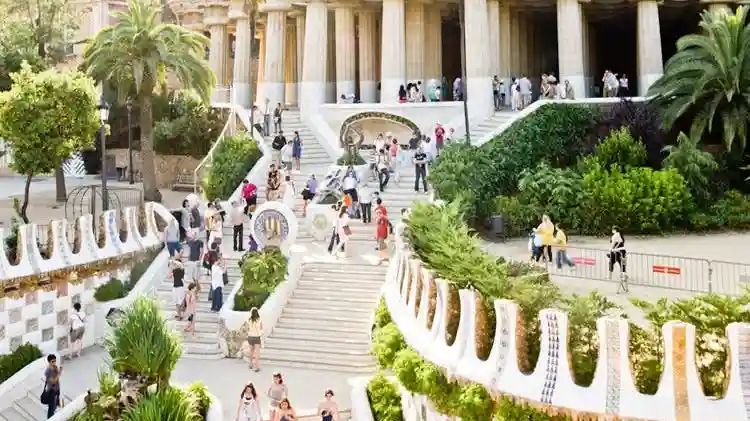 Sagrada Familia & Parc Güell : Entrée + Visite guidée Fournie par 360 Tourism Marketing Services SL - DISTRIBUTOR