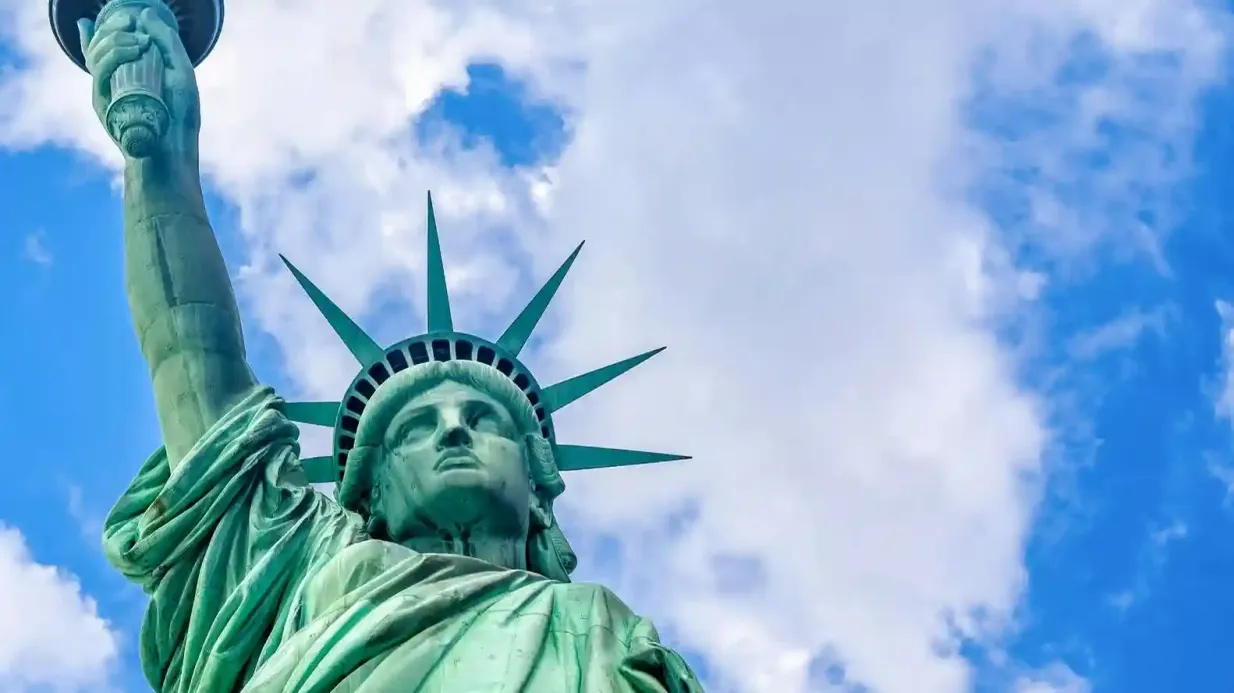 Estátua da Liberdade e Ilha Ellis: Entrada + Ferry + Excursão opcional Organizado por AMIGO TOURS NEW YORK LLC