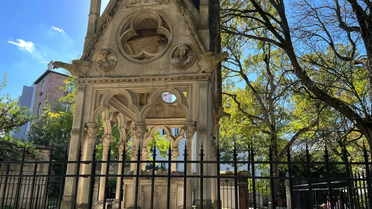 Paris : Visite guidée du cimetière hanté du Père Lachaise