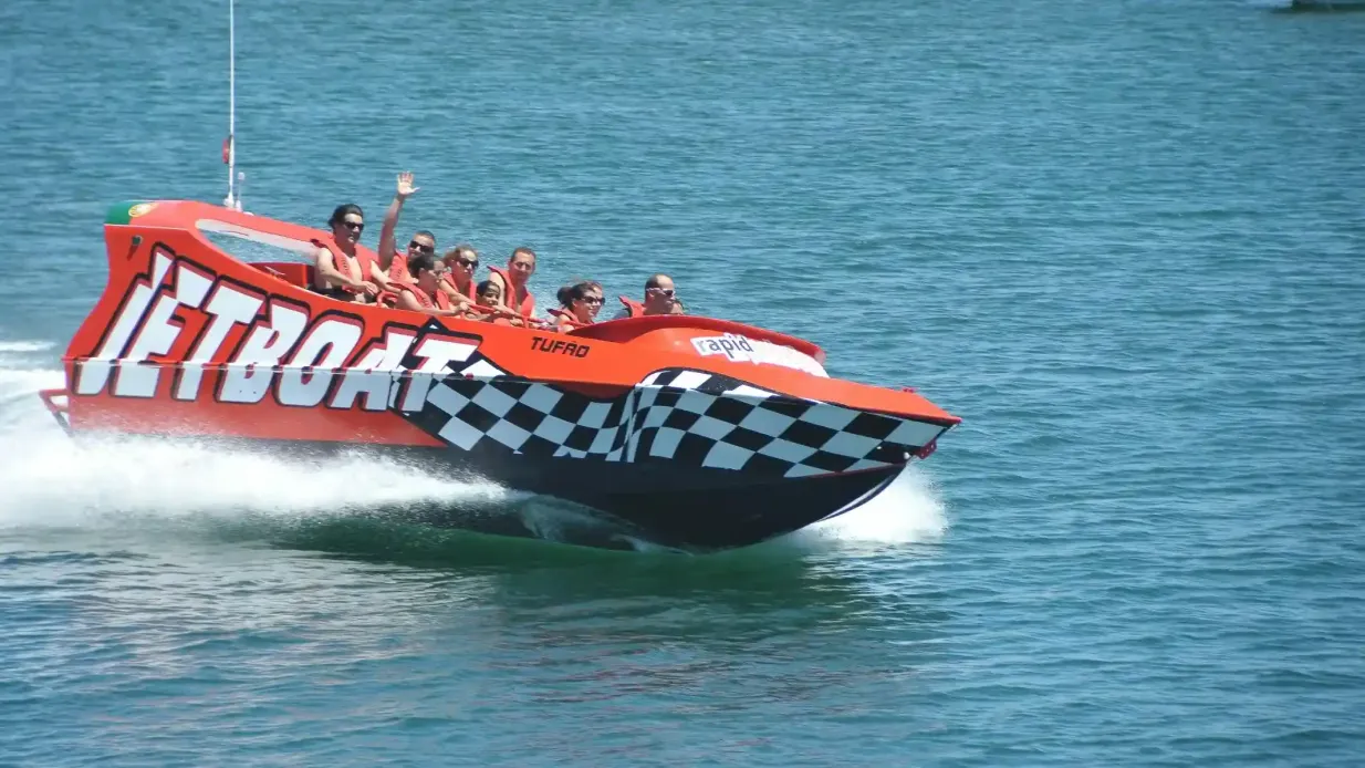 Albufeira: Paseo en Jet Boat Operado por Momentos Dinamicos