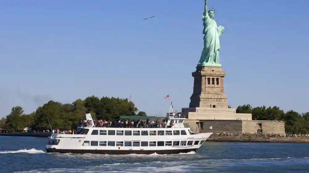 New York: Circle Line Landmarks Sightseeing Cruise Provided by Circle Line Sightseeing Yachts, Inc.