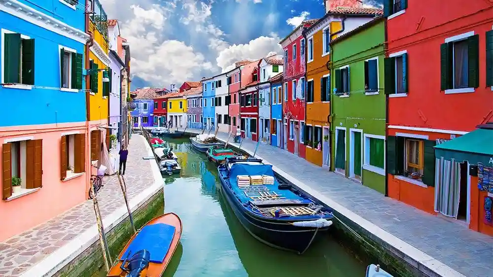 Murano, Burano & Torcello: Traditional Islands Boat Tour + Glassblowing Demo