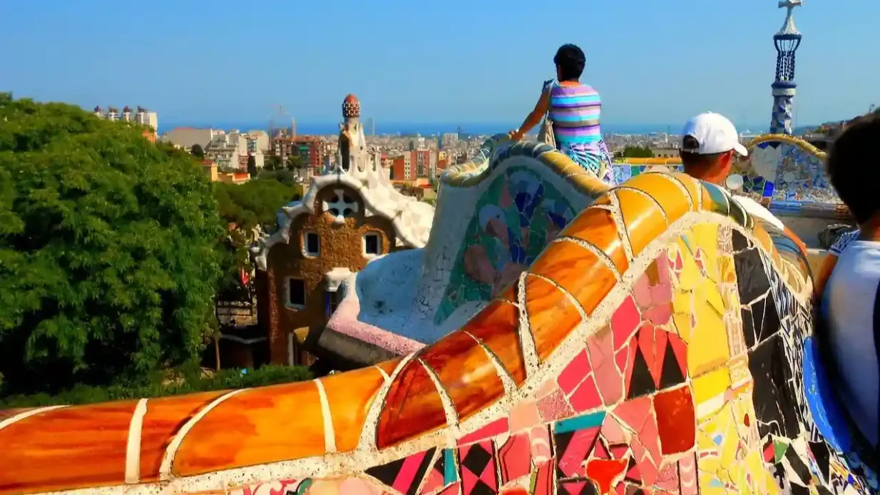 Park Güell: Entry Ticket + Guided Tour