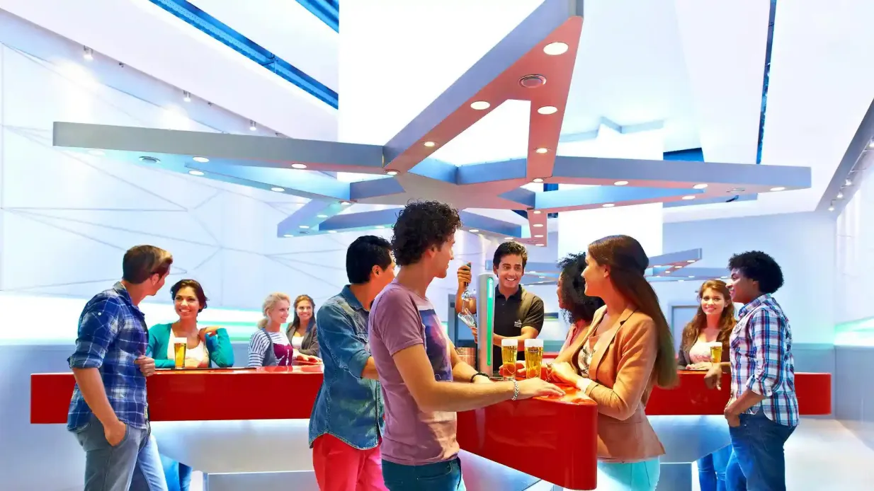 Amesterdão: Passeio de barco pelos canais com duração de 1 hora + entrada na Heineken Experience e bebida