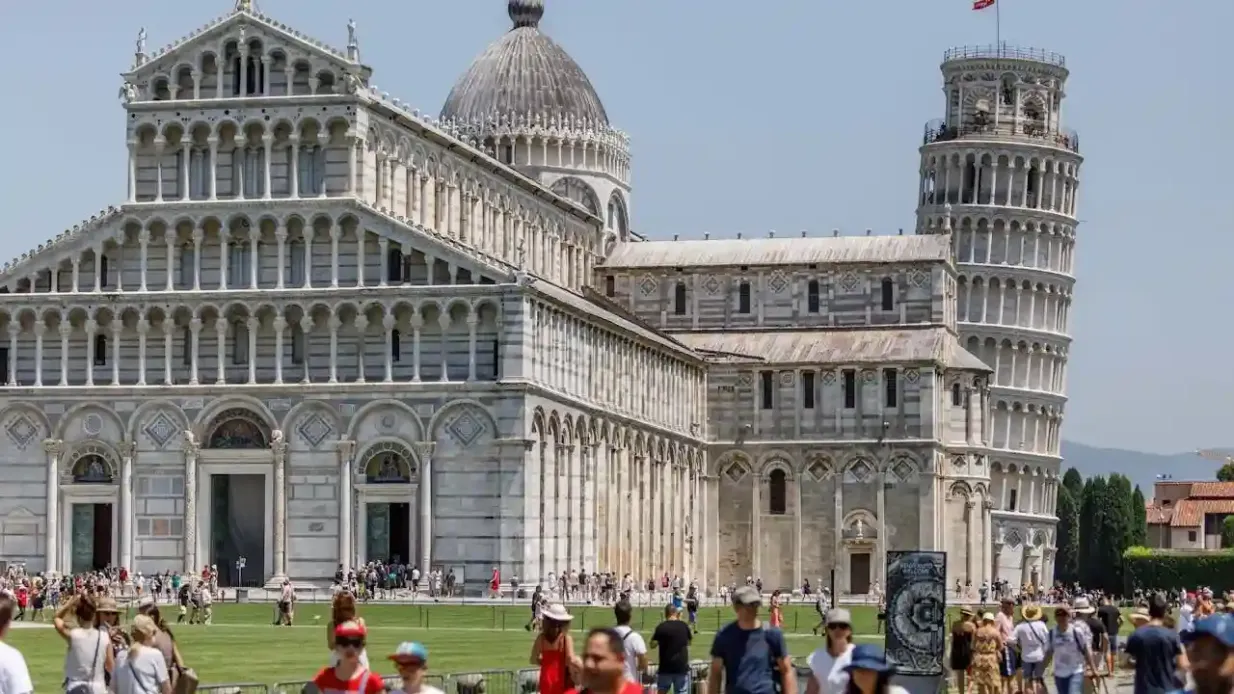 Pisa: App di audioguida multilingue Tour a piedi con guida dal vivo