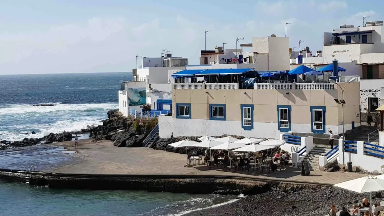 Fuerteventura: Hin- und Rückfahrt mit der Fähre von Lanzarote + Transfers Bereitgestellt von Lineas Romero