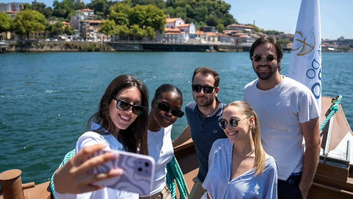 Porto : Visite guidée de la ville en tuk tuk + croisière Fournie par Urban Eco M C Turisticos, Lda