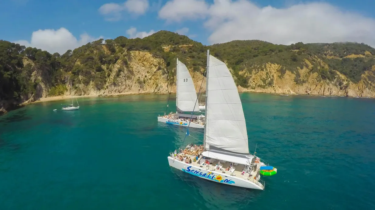 Costa Brava: Catamaran Tour + Barbecue Lunch Provided by Catamarans & Adventure Charters, S.L. - Costa Brava