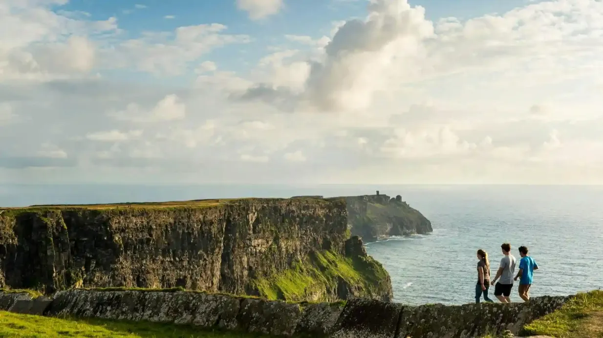 Acantilados de Moher, Wild Atlantic Way y Galway: Excursión desde Dublín Operado por Around Ireland Day Tours ltd