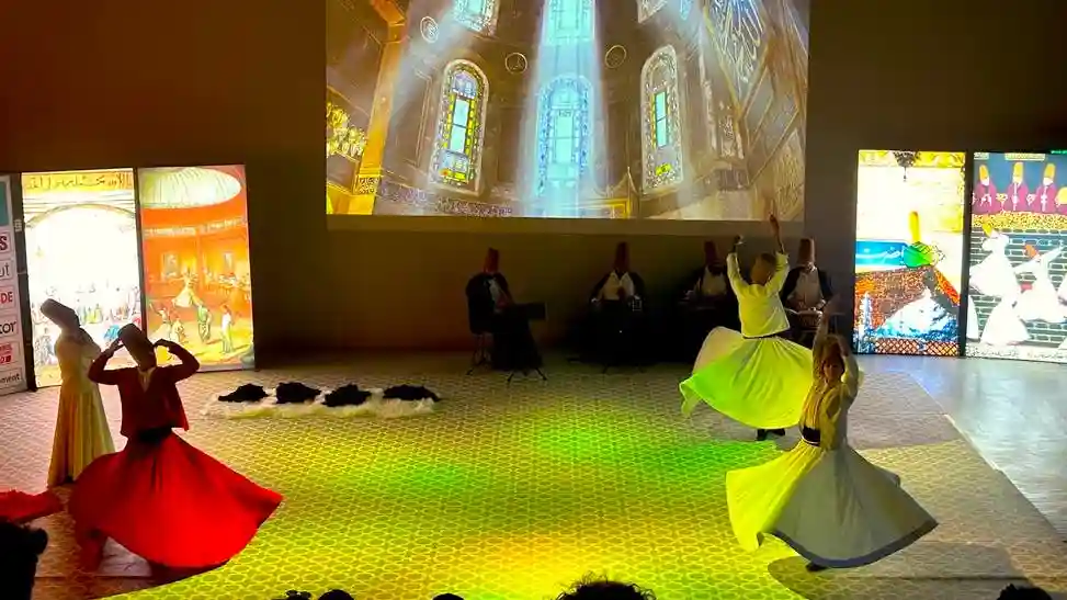 Espectáculo en directo de los Derviches Remolinos Operado por Cogito Istanbul Seyahat Turizm Bilet Organizasyon Gıda ve Ticare