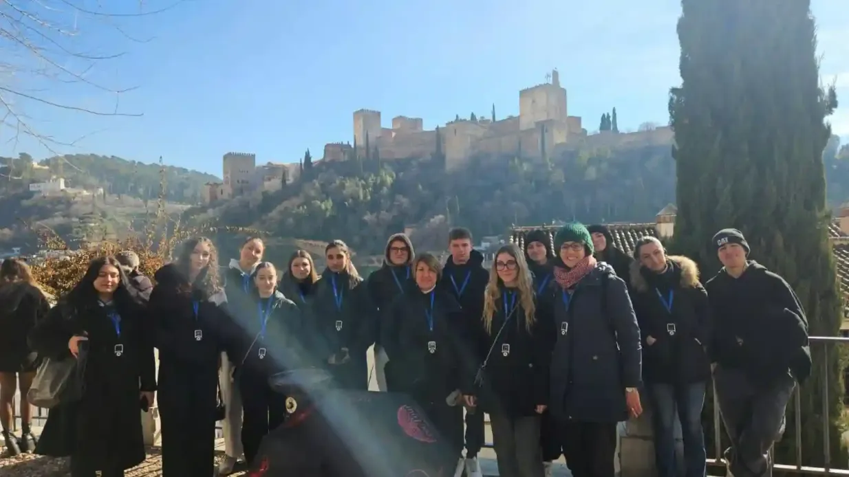 Granada: Historic Center Guided Tour Provided by CORAZÓN FLAMENCO GRANADA SL