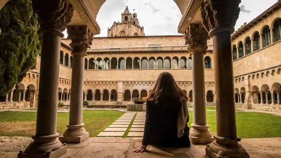Mosteiro de Sant Cugat: app de audioguia Organizado por 360 Tourism Marketing Services SL - DISTRIBUTOR