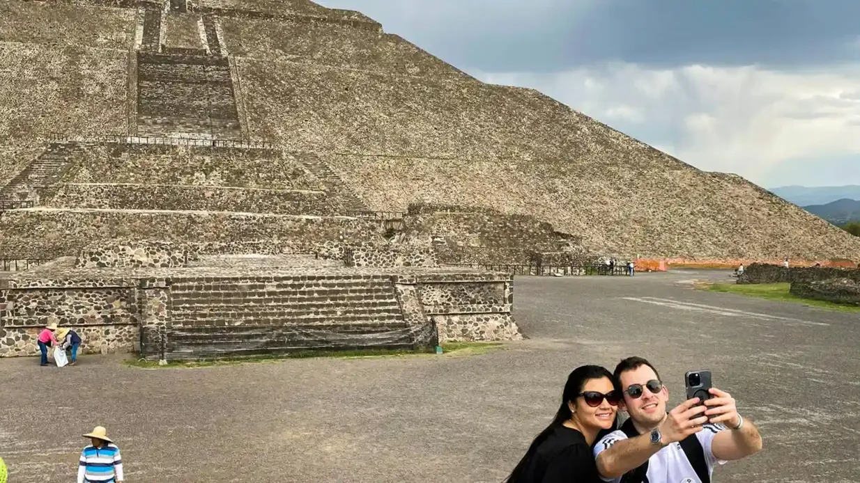 Teotihuacan, Basílica de Guadalupe y Tlatelolco: Visita guiada + Comida opcional Operado por OPERADORA AROZARENA
