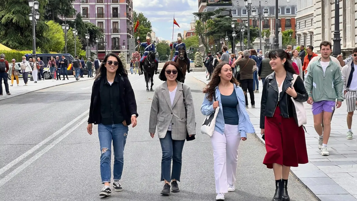 Madrid: Altstadt Tour + Königspalast Fast Track Eintritt & Besuch