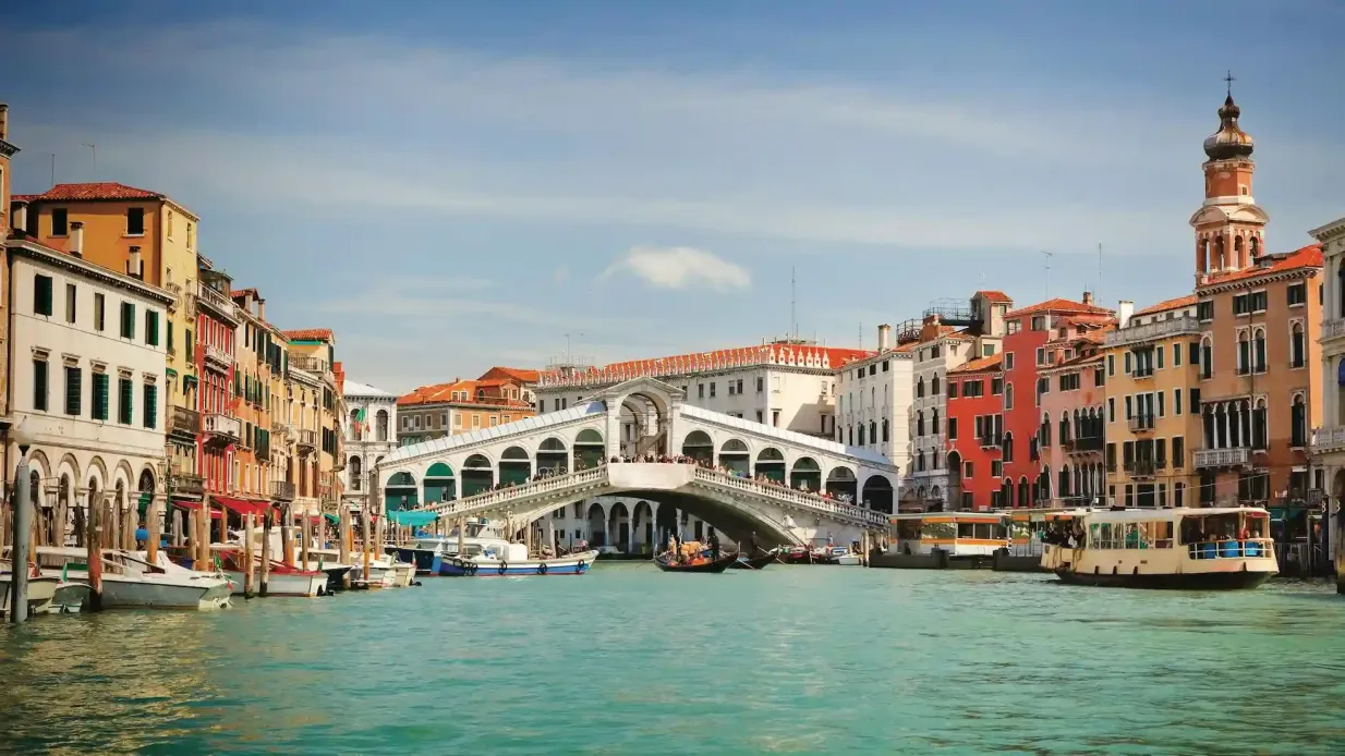 Canal Grande di Venezia: Tour guidato in barca per piccoli gruppi Fornito da Bucintoro Viaggi S.r.l.