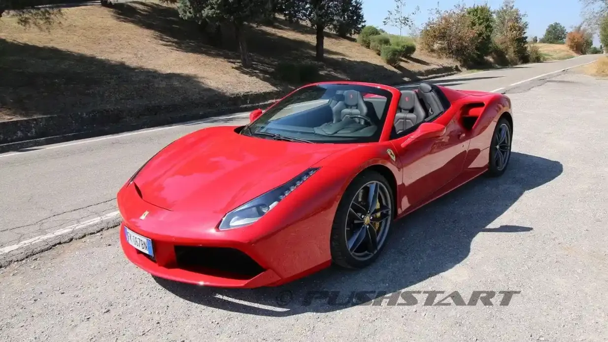 Ferrari Test Drive – Ferrari Portofino Operado por Tiqets International B.V.