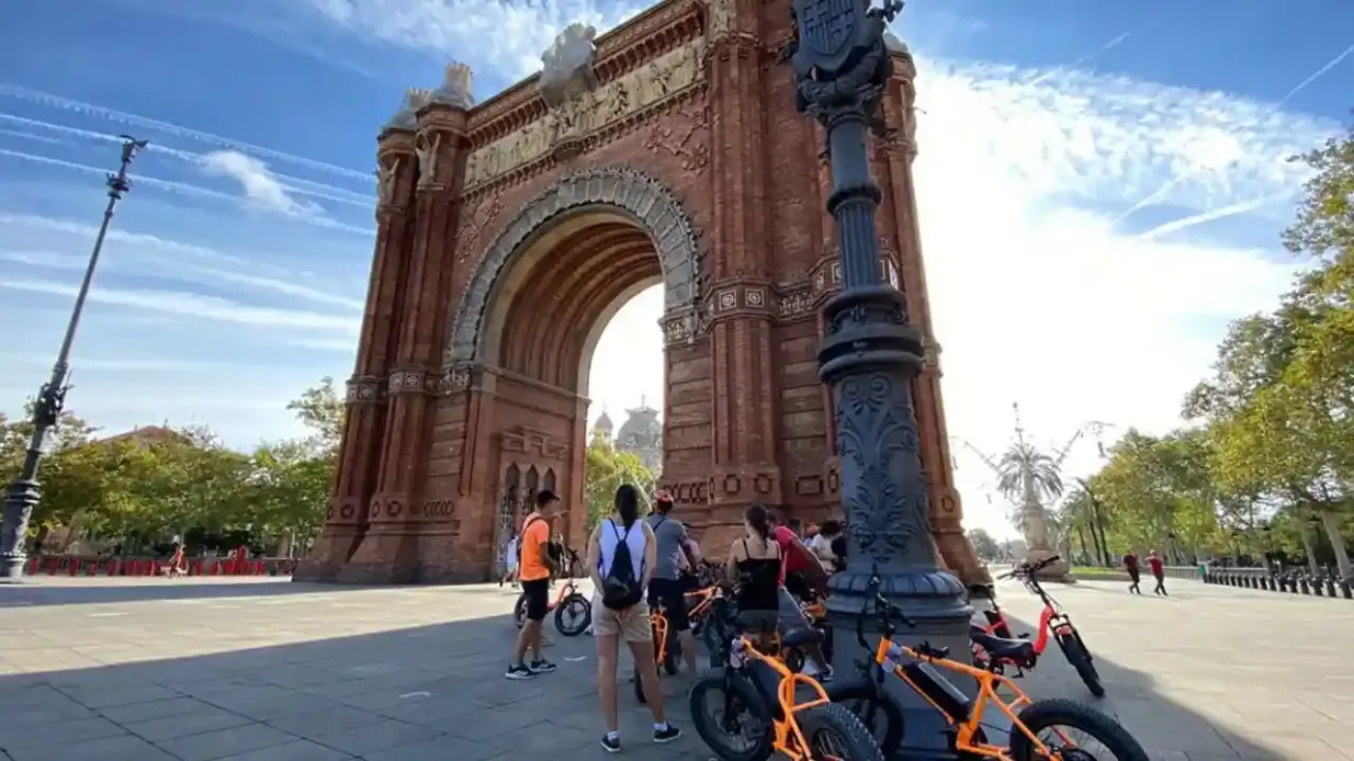 Barcelona City Highlights: Bike or E-Bike Tour Provided by ORANGE FOX S.L.