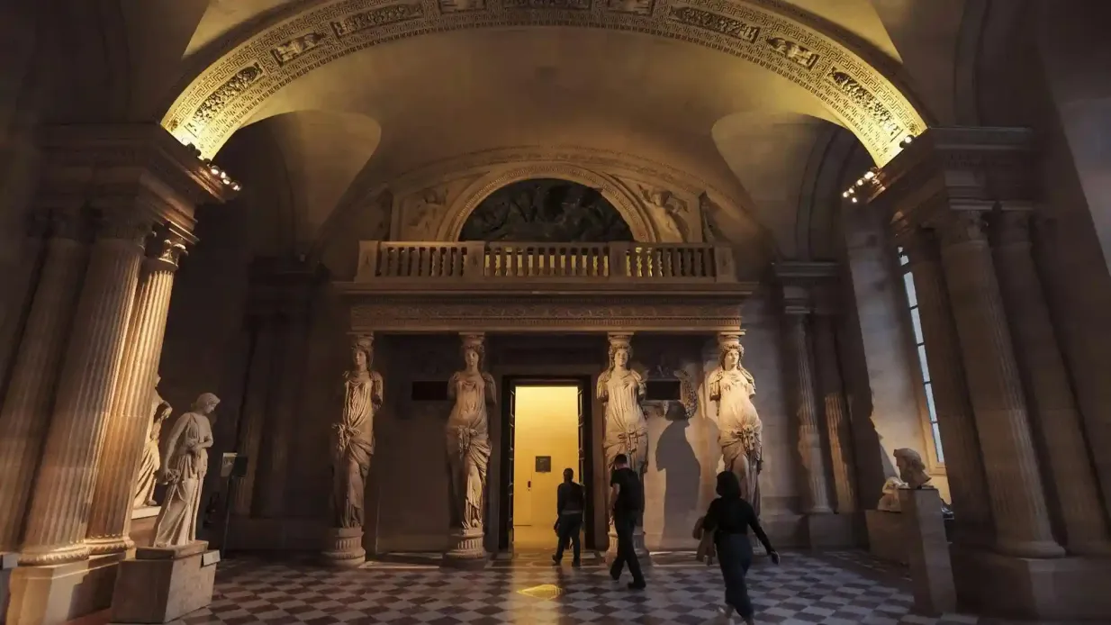 Museu do Louvre: entrada exclusiva + tour guiado