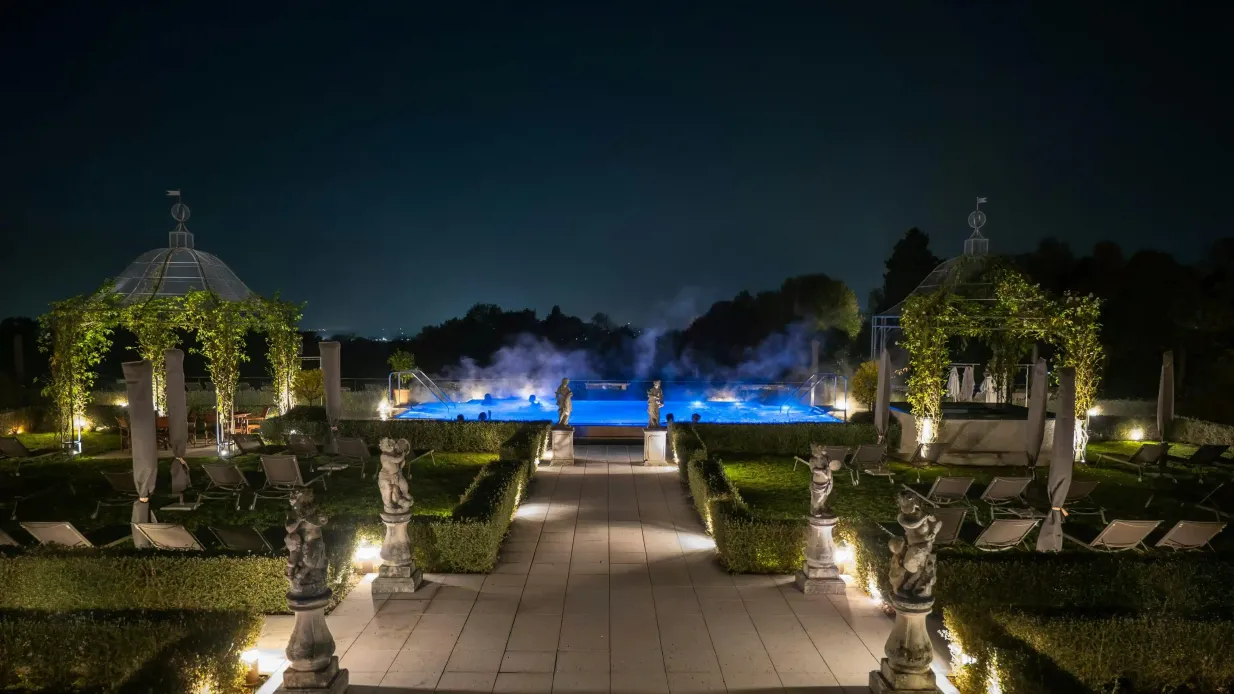 QC Termegarda Spa: Entrada Operado por QC TERME S.r.l. Garda