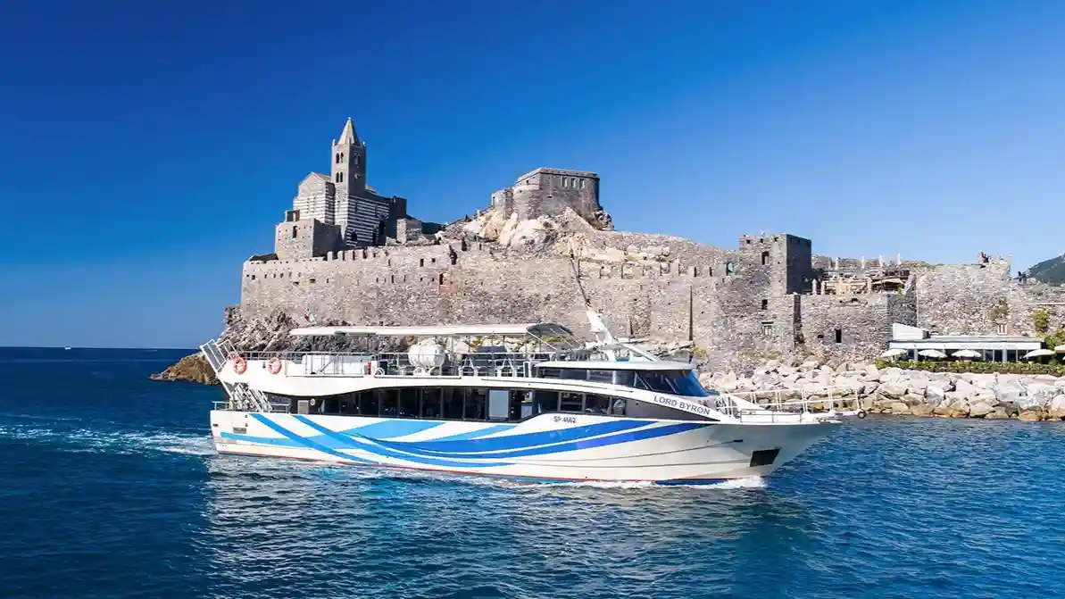Cinque Terre: Excursión guiada en barco Operado por C-WAY srl Unipersonale