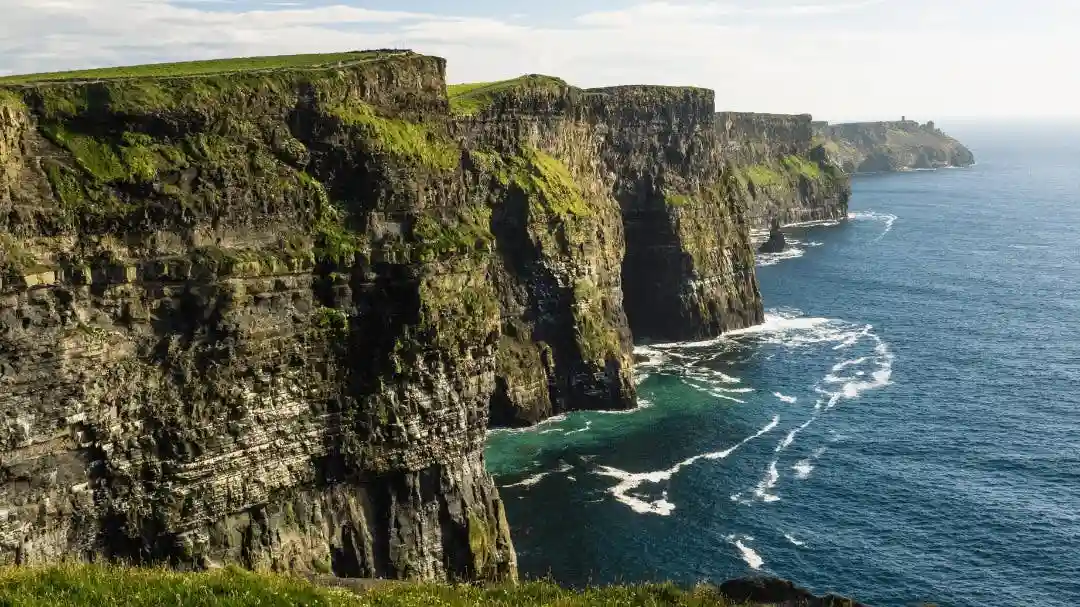 Acantilados de Moher, Burren y Galway: Excursión de un día desde Dublín Operado por Irish Day Tours