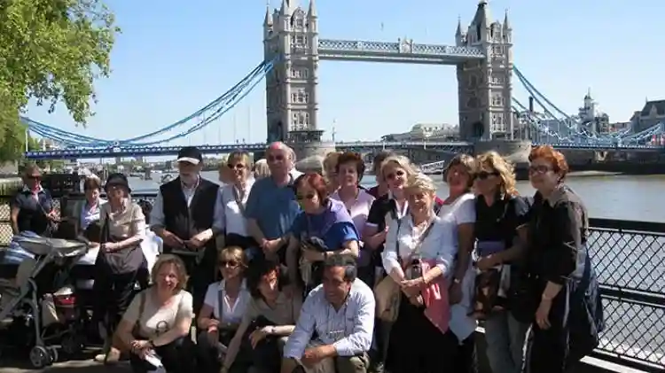 Tower of London: Early Guided Tour + Crown Jewels & Opening Ceremony Provided by LetzGo City Tours (GBP)