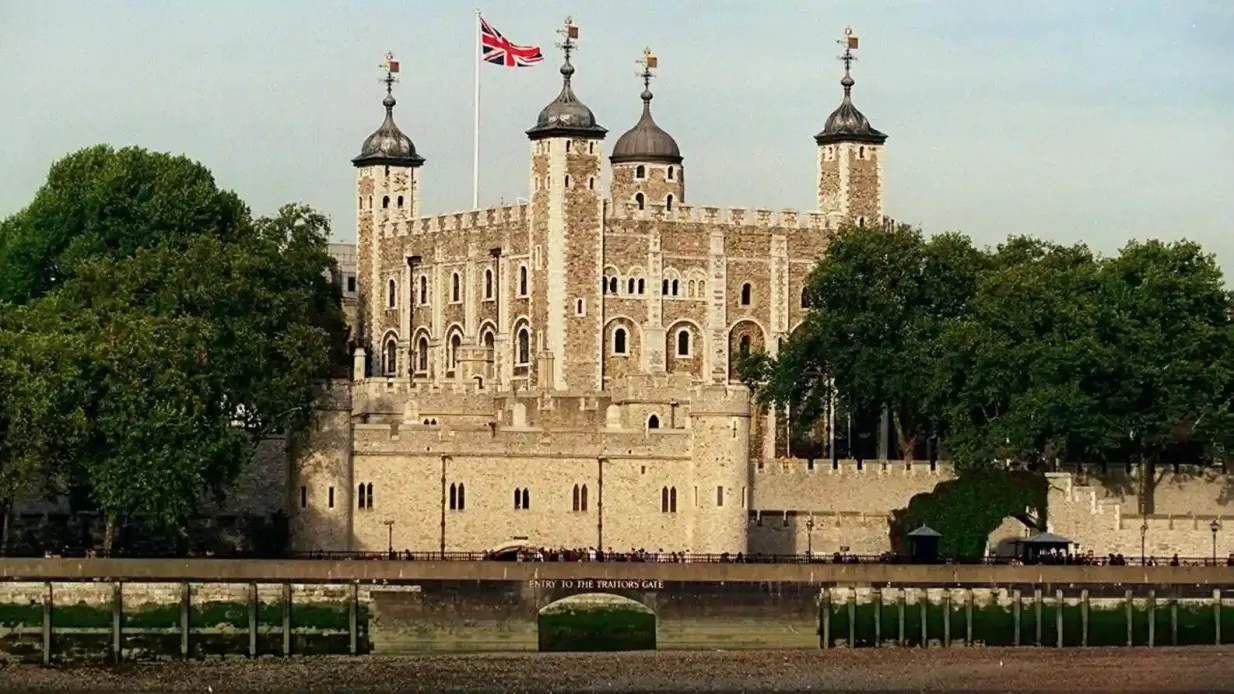 Tower of London: Early Access + Audio Guide App + Opening Ceremony Provided by City Wonders Limited