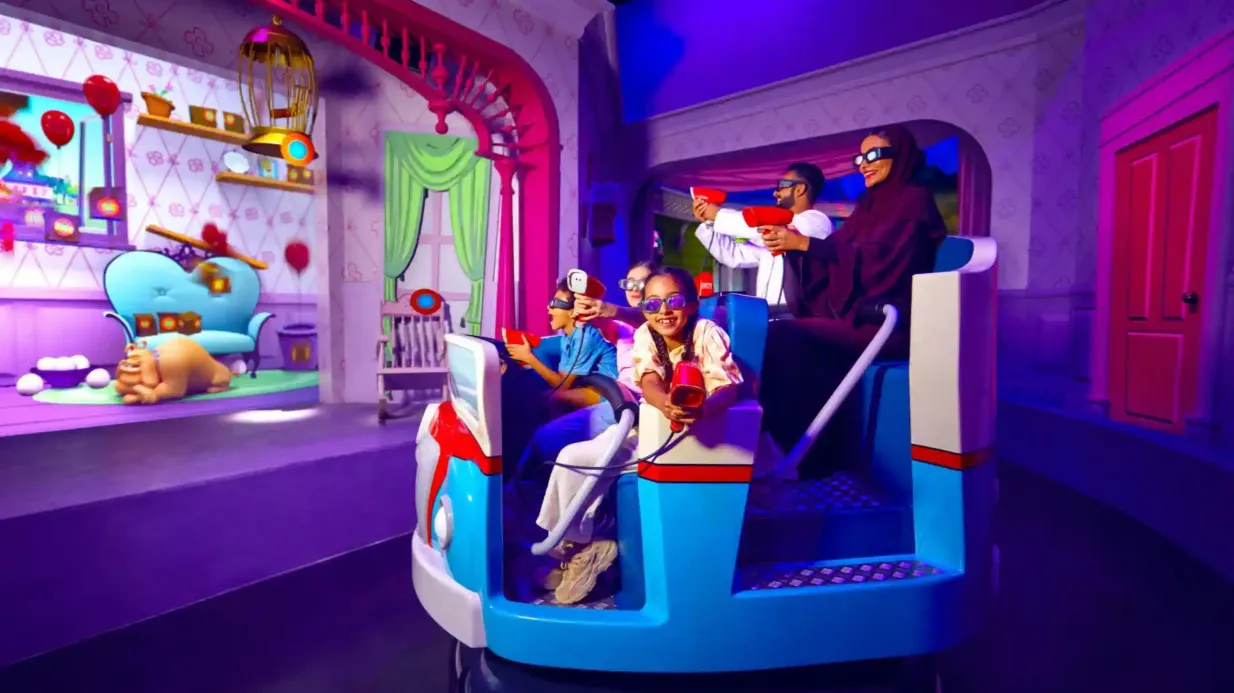 Warner Bros. World™ Abu Dhabi : Billet d'entrée + Service de navette