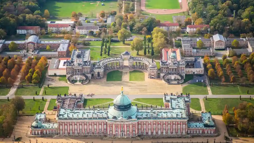 Potsdam & Sanssouci Palace: Guided Tour from Berlin Provided by DB Regio Bus Ost GmbH