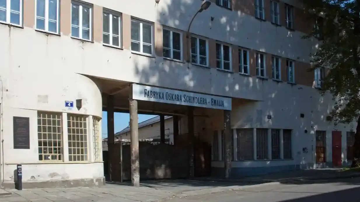 Fábrica de esmaltes de Oskar Schindler: bilhete de acesso rápido