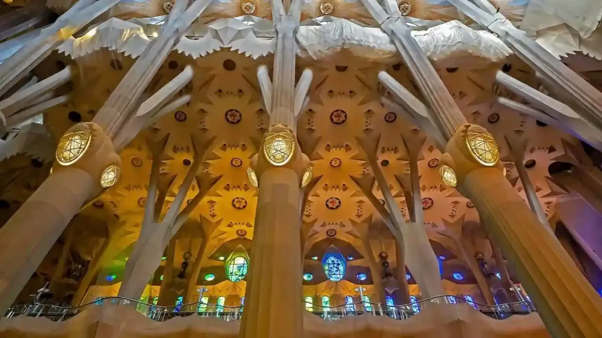 Sagrada Familia: Skip The Line Ticket + Guided Tour