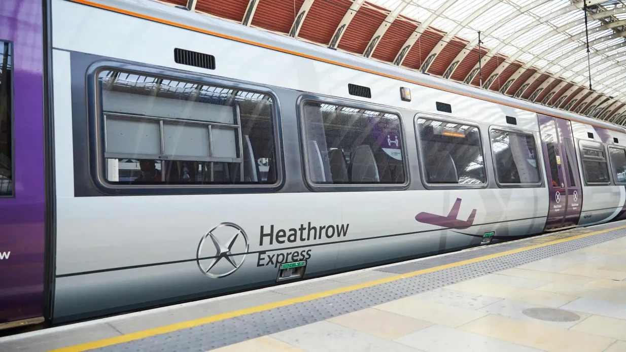 London: Express Train To/From Heathrow Airport & Paddington Provided by Distribusion Technologies GmbH (HEXR)