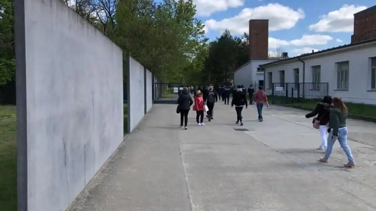 Sachsenhausen: Small Group Tour + Transport from Berlin Provided by On the front tours
