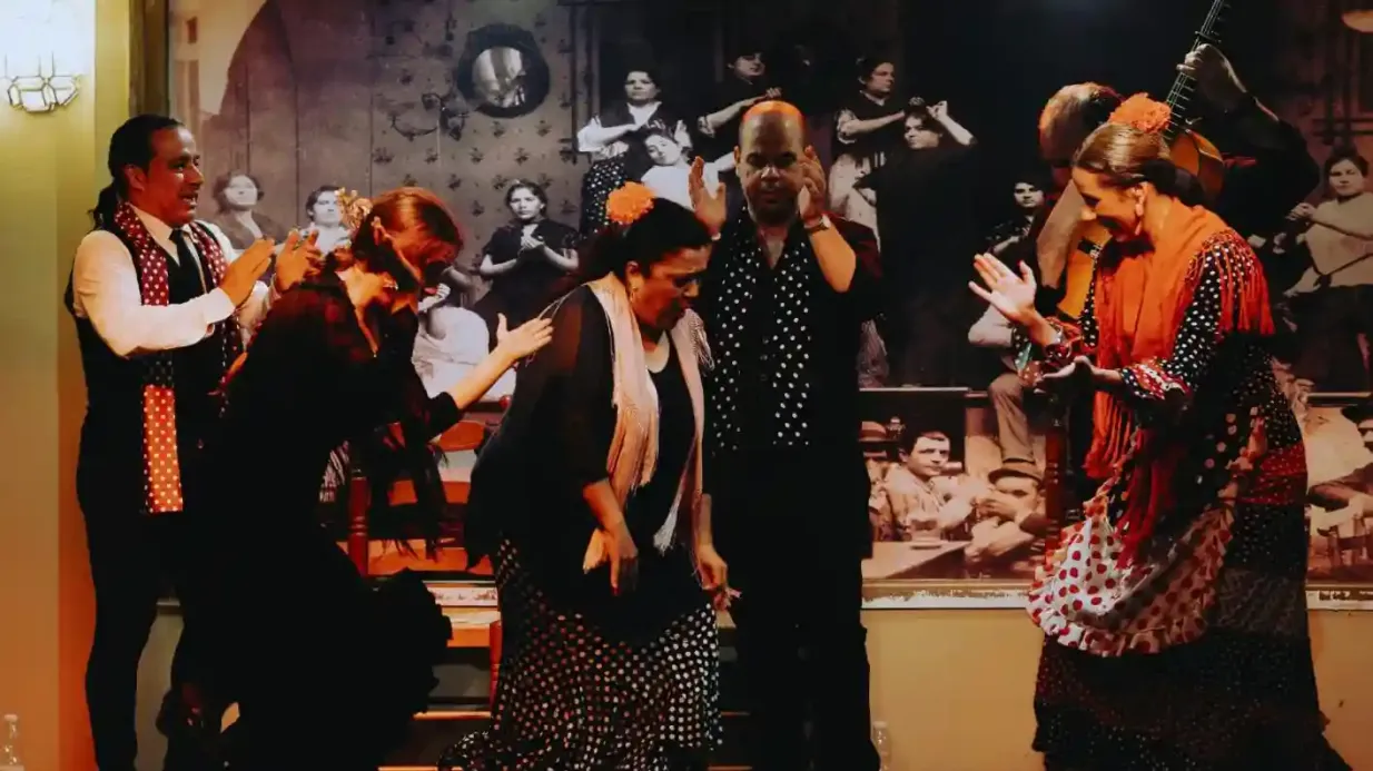 La Cantaora Sevilla: Espectáculo Flamenco con Cena y Bebida Opcional Operado por Tablao Flamenco La Cantaora