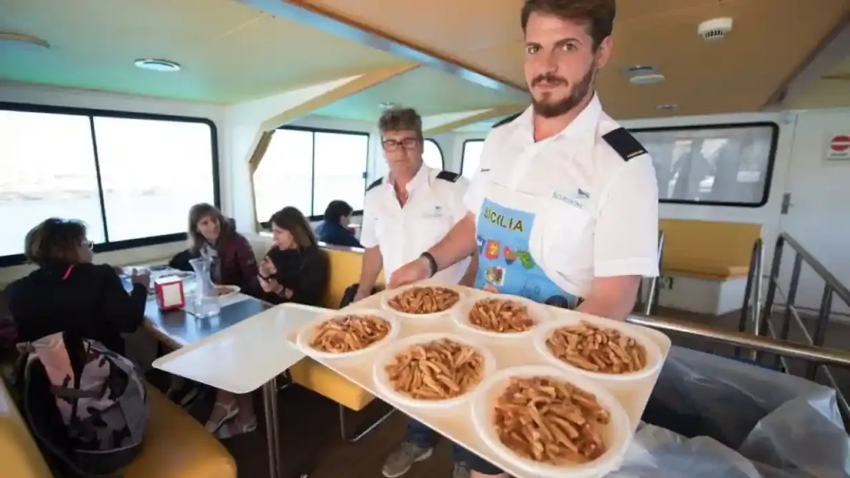 Trapani: Mini-Kreuzfahrt nach Favignana und Levanzo + Mittagessen Bereitgestellt von ARCADIA EMME VIAGGI SRL