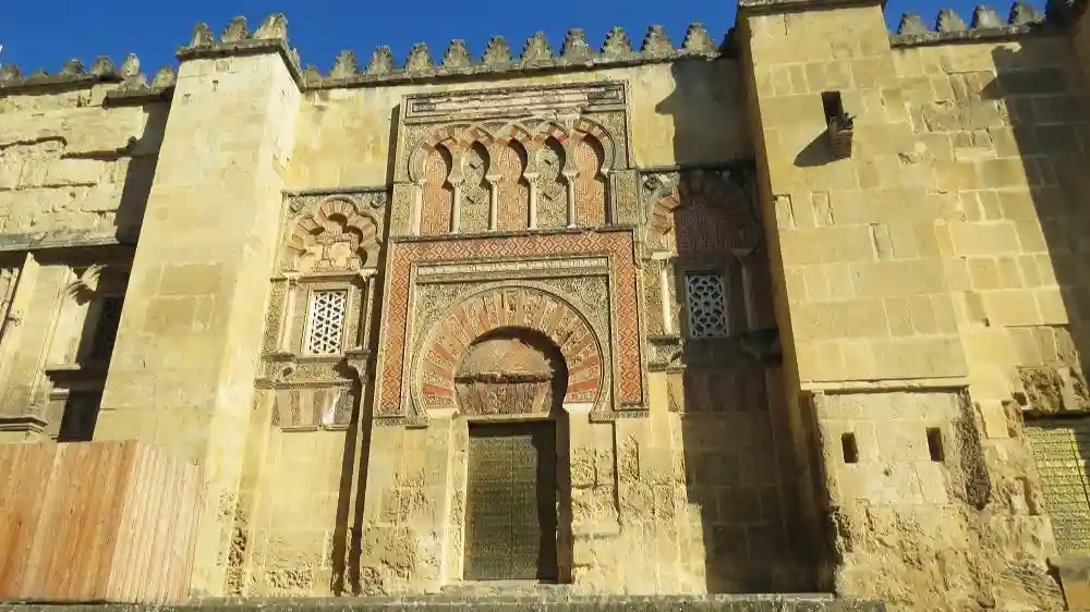 Cordoba und Moschee-Kathedrale: Geführter Tagesausflug von Sevilla Bereitgestellt von Naturanda