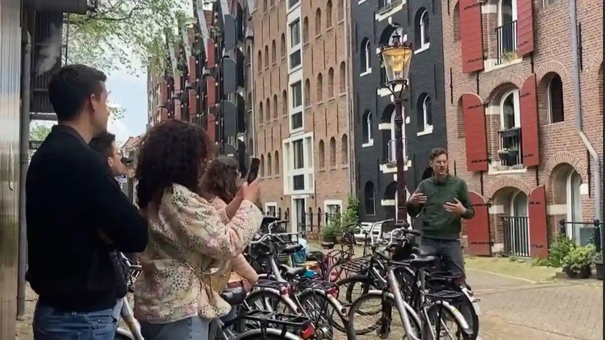 Amsterdam : Visite guidée à vélo Fournie par Amsterdam Velo