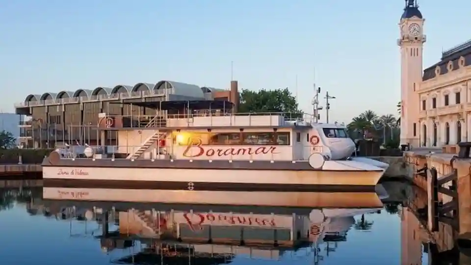Valência: Passeio de catamarã ao pôr do sol