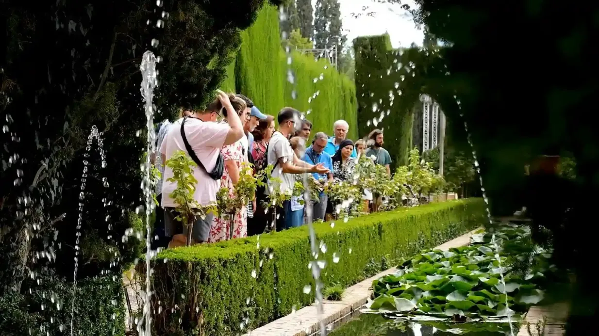 Alhambra & Palais Nasrides : Visite guidée + City Pass Fournie par My Top Tour