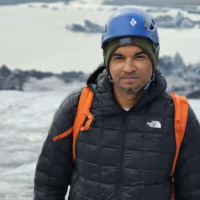 Adnan Mehmood — Guía del Excursión privada para ver auroras boreales en Reikiavik, Islandia