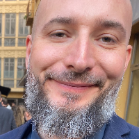 GILLES MEYER &mdash; Guide in Free Tour durch das historische Zentrum von Montpellier, Frankreich