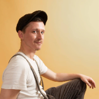 Robert — Guide in Stimmen hinter den Mauern: Kostenloser Rundgang durch das Warschauer Ghetto, Polen