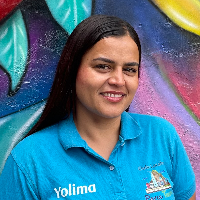 Yolima  &mdash; Guide in Comuna 13 Free Tour: Entdecken Sie die Transformation, Kolumbien