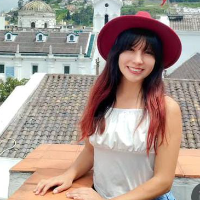 Gaby Loachamin — Guía del Explora la Esencia de Quito en su Centro Histórico, Ecuador