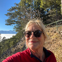 Monika  &mdash; Guide de Vignobles & panorama : tour gratuit exclusif de Vienne Mountain Vineyards, Autriche