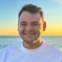 Alem  &mdash; Guia de Tirana After Dark Free Tour, Albânia