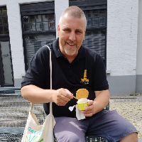 Chris &mdash; Guide in Kleingruppentour durch Brügge mit einem Einheimischen: Praline & Drei-Euro-Boot, Belgien