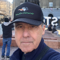 Mario &mdash; Guida di Piazze storiche del Centro Civico di Santiago., Cile